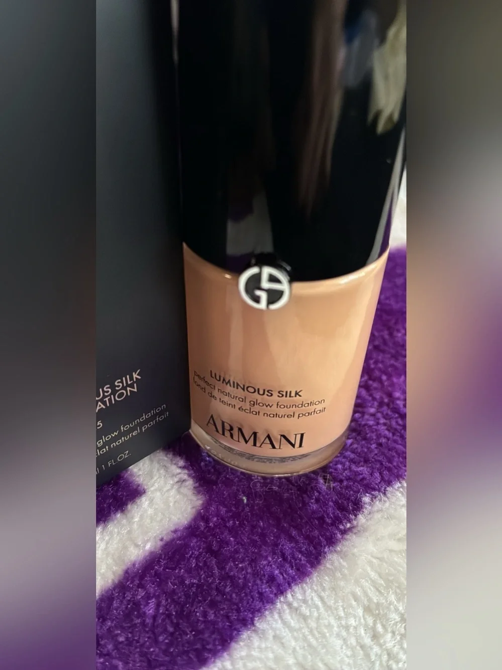 Giorgio Armani Full SizeLuminous Silk Foundation — Color 4.5 Light Neutral Peach